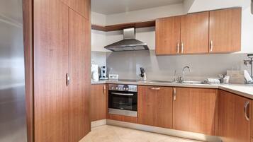 Réfrigérateur, micro-ondes, four, lave-vaisselle