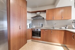 Refrigerador, microondas, horno, lavavajillas