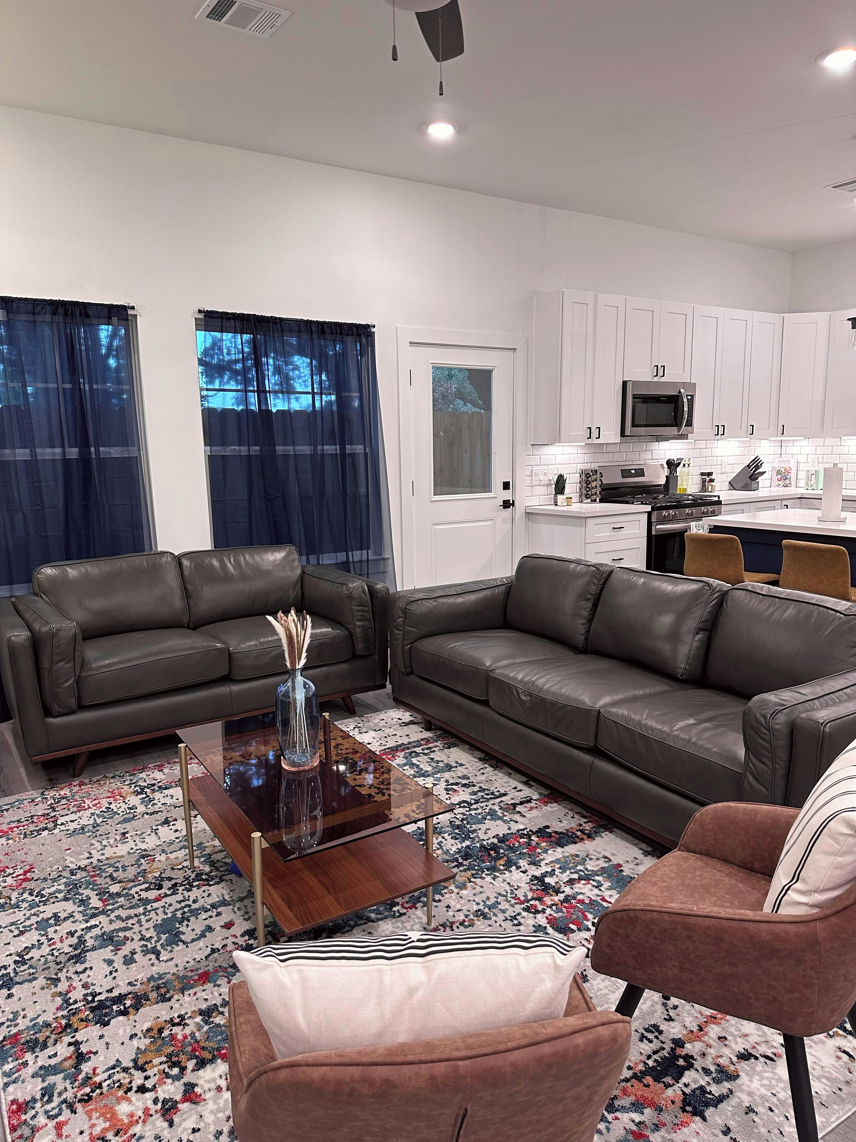 Lux Rustic 3BR Family Townhouse Near DT/Galleria/Airport and More!