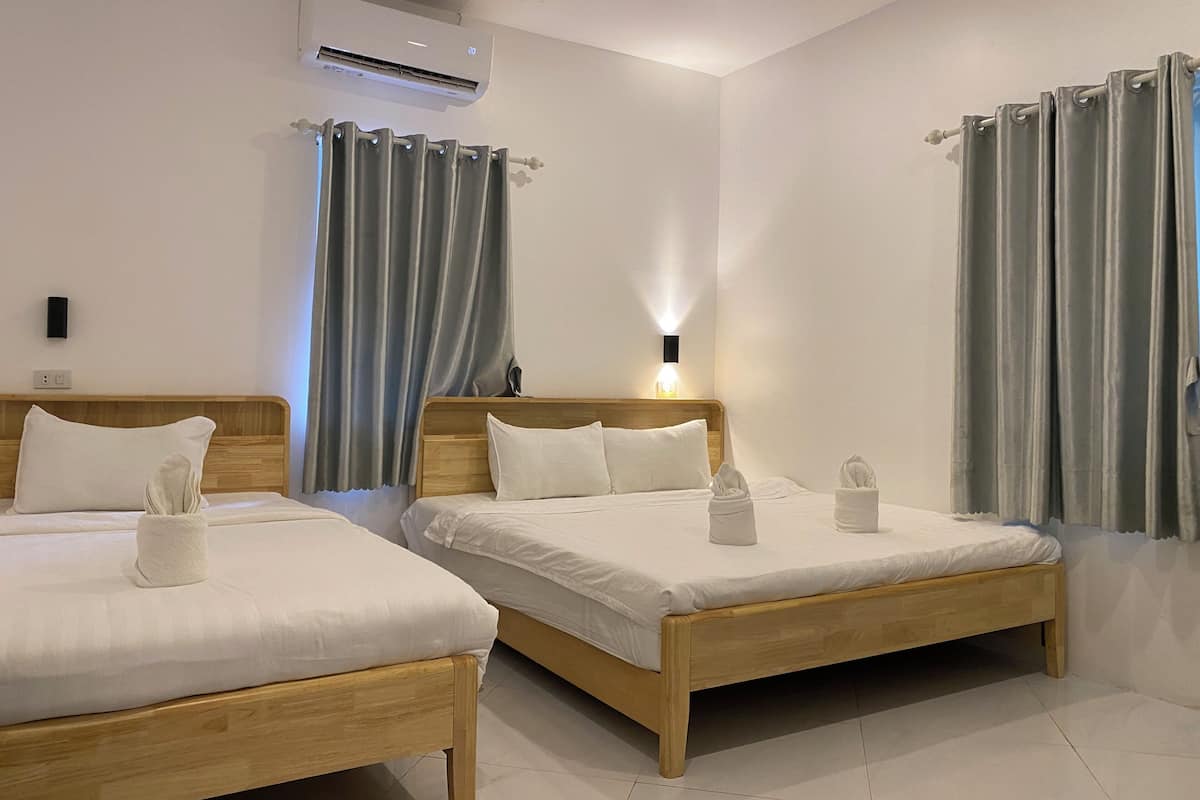 Classic Triple Room | Desk, free WiFi