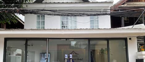 Mặt tiền nơi lưu trú