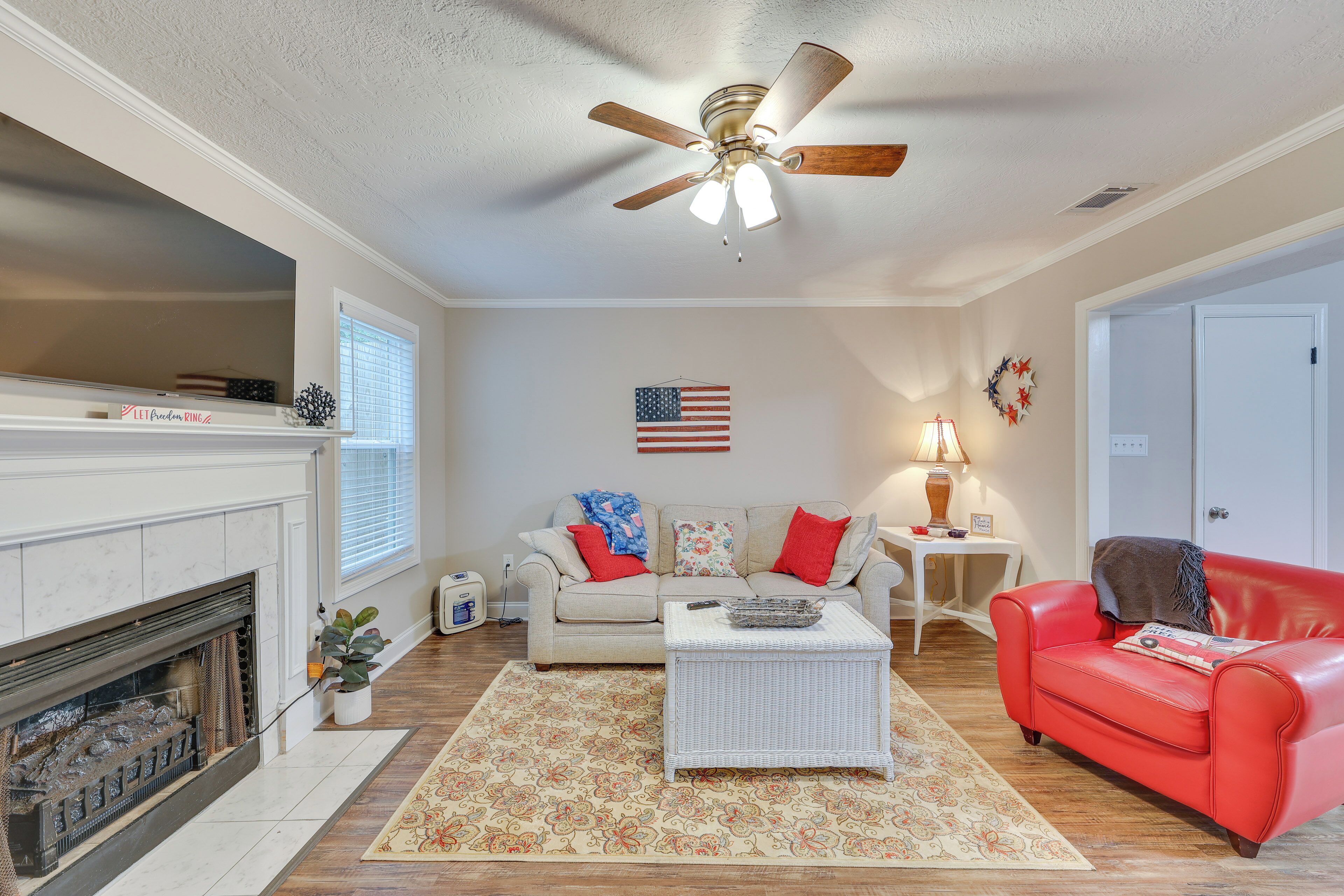 Quaint Augusta Townhome: 3 Mi to the Masters!