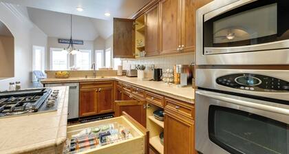 Clovis Retreat w/ Patio & Yard ~ 3 Mi to Old Town!