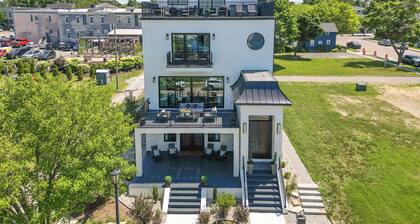 Downtown Ludington Modern Condo w/ Great Views!