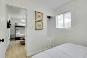 1 chambre, fer et planche à repasser, Wi-Fi, draps fournis