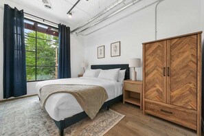 2 dormitorios, tabla de planchar con plancha, cuna de viaje y wifi