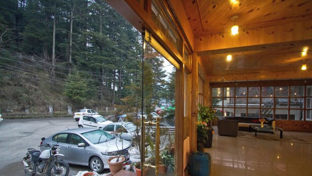 Interior detail - Goroomgo Ishaan Resort Manali (Manali)