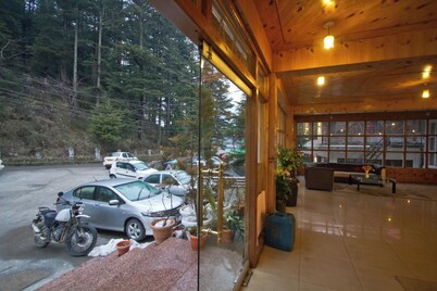 Goroomgo Ishaan Resort Manali