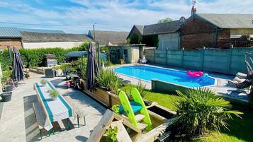 Seasonal outdoor pool