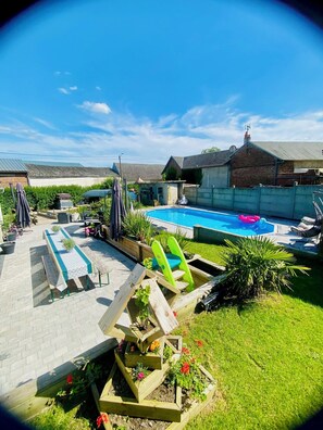 Piscine extérieure (ouverte en saison)