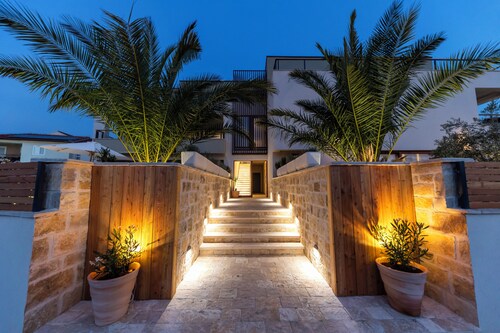 Villa Lojena,  cozy studio near the beach in delightful Murter