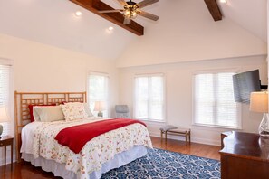 3 室のベッドルーム、アイロン / アイロン台、WiFi、ベッドシーツ