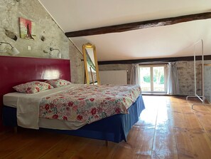 1 chambre, Wi-Fi gratuit, draps fournis