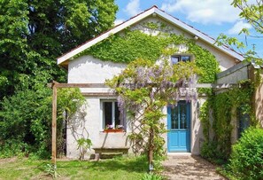 Exterior - Gîte Clématite at Villa Mortaise in Burgundy (Morvan)  (Lucenay-l'Évêque)