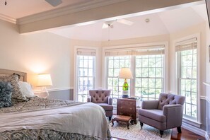 2 bedrooms, iron/ironing board, WiFi, bed sheets - Waterfront House in Saint Michaels: Pets Welcome! (Saint Michaels)