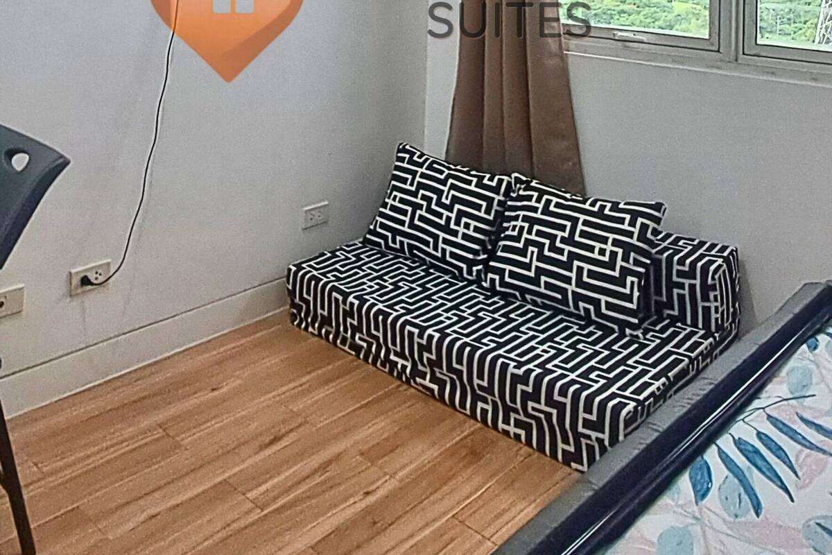 JFam Suites C410U | 1 dormitorio, cortinas opacas, tabla de planchar con plancha