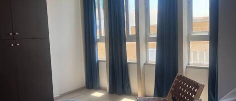 1 camera, una scrivania, ferro/asse da stiro, Wi-Fi