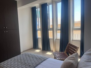 1 chambre, bureau, fer et planche à repasser, Wi-Fi