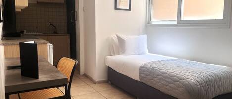 1 bedroom, desk, iron/ironing board, WiFi