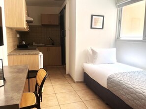 1 bedroom, desk, iron/ironing board, WiFi