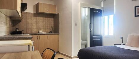 1 bedroom, desk, iron/ironing board, WiFi