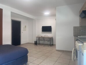 1 quarto, escrivaninha, ferros/tábuas de passar roupa, Wi-Fi