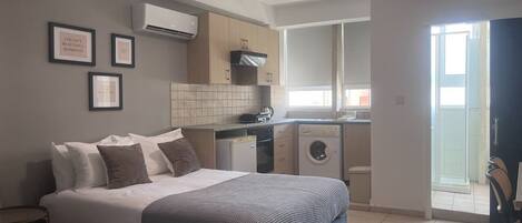 1 chambre, bureau, fer et planche à repasser, Wi-Fi