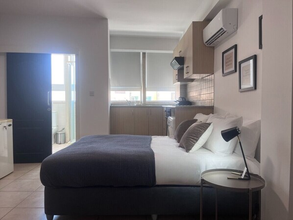 1 bedroom, desk, iron/ironing board, WiFi