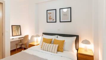 1 bedroom, desk, iron/ironing board, WiFi