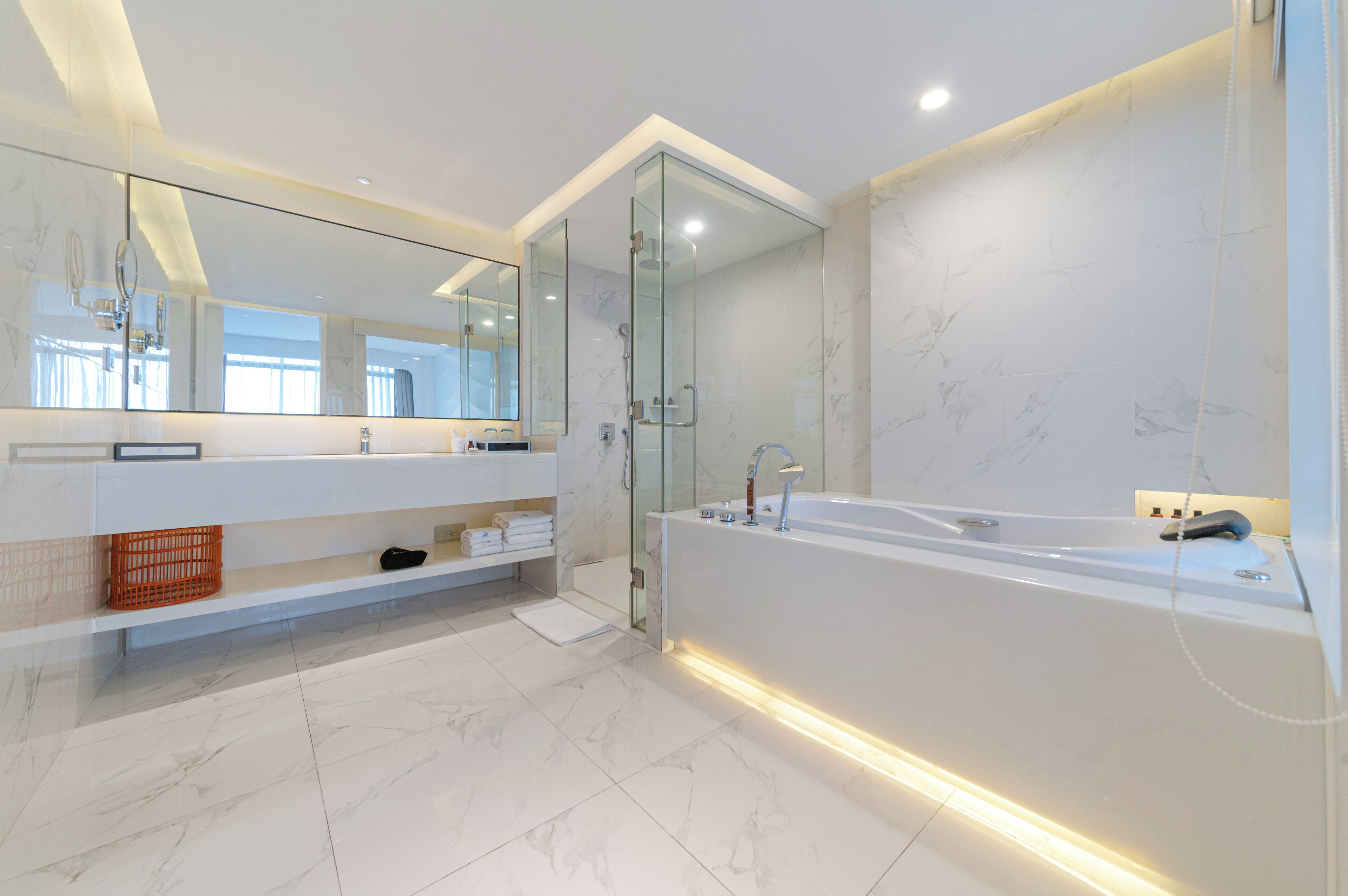 Deluxe Suit Room | In-room safe, desk, laptop workspace, iron/ironing board