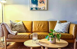 TV, fireplace - Beautiful home in Pandrup with WiFi (Pandrup)