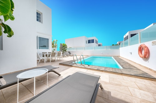 Lanzarote 2 - Private Pool, Air-Con and BBQ By Lanzarote Vacation Homes