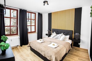 1 chambre, bureau, fer et planche Ă repasser, lit parapluie
