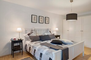 2 bedrooms, iron/ironing board, free WiFi, bed sheets - Holiday flat ‘Am Dorfbach’ with private outdoor seating and Wi-Fi (Merzhausen)