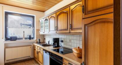Apartment 'Rosi's Ferienwohnung' with Mountain View, Shared Terrace and Wi-Fi