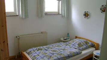 2 bedrooms, iron/ironing board