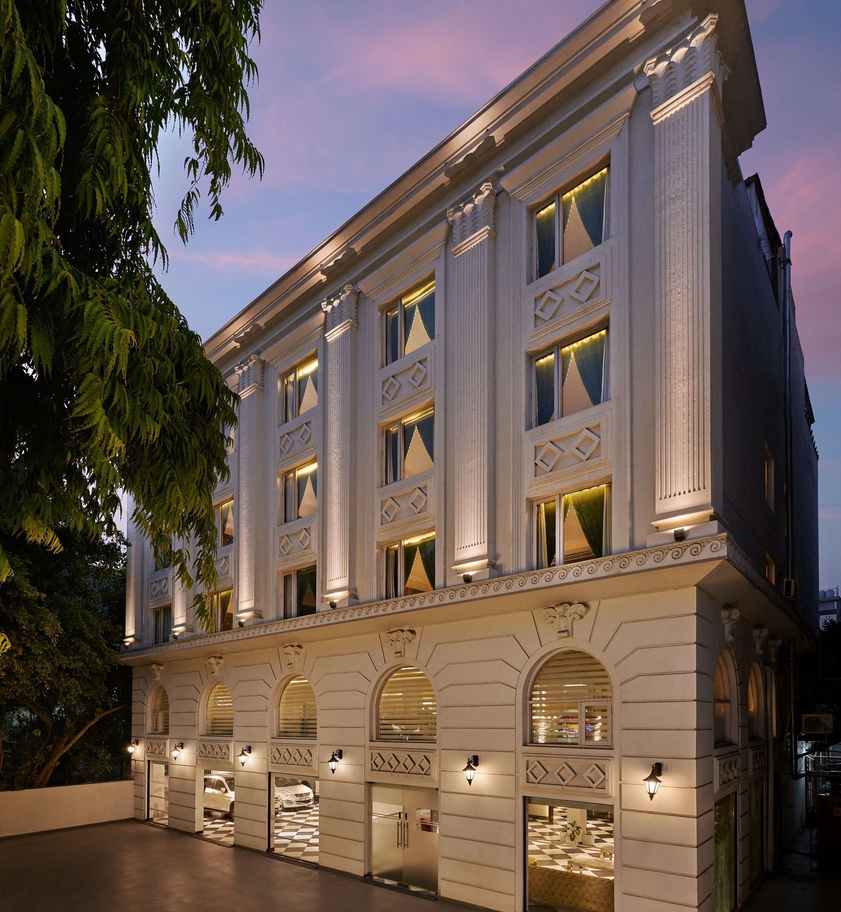 可供輪椅出入的車位