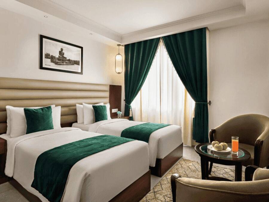 Executive Room, 1 Double Bed | Desk, iron/ironing board, free WiFi, bed sheets