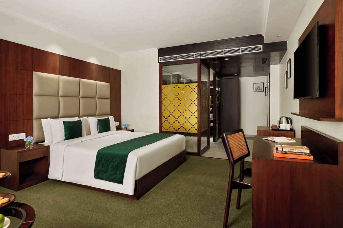 Club Room, 1 Double Bed | Air conditioning