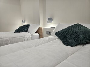 Iron/ironing board, free WiFi, bed sheets