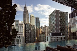 Outdoor pool - Hyatt Centric City Centre Kuala Lumpur (Kuala Lumpur)