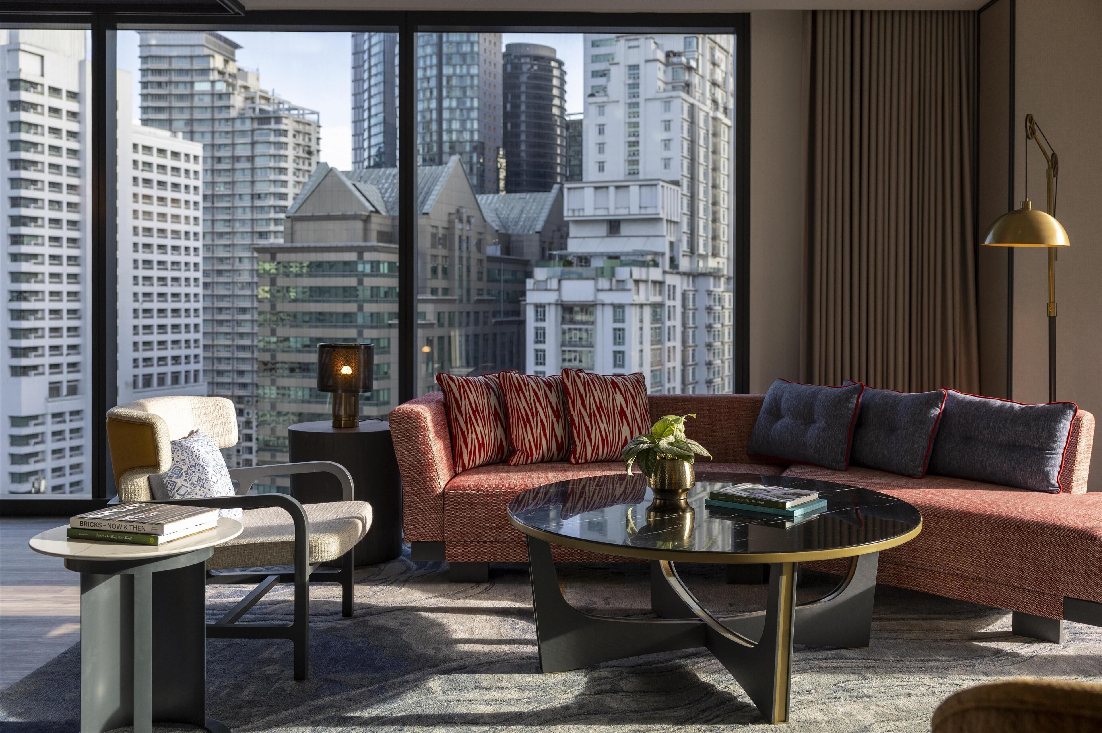 Ropa de cama hipoalergénica, minibar, caja fuerte