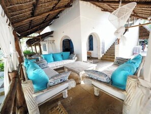 Terrace/patio - Paradise Haven, Relax, unwind, Enjoy Unlimited Ocean Breeze (Malindi)