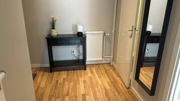 Apartment, 1 Bedroom, City View | Interior