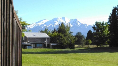 Cosy Couple Getaway with Mountain View