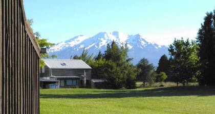 Cosy Couple Getaway with Mountain View