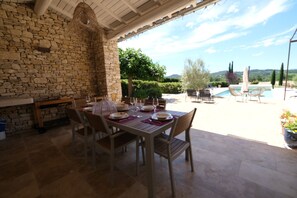Outdoor dining - Vacation rental with pool ROUSSILLON LS2-446 (Roussillon)