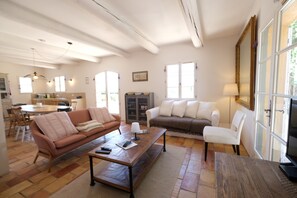 TV, fireplace - Vacation rental with pool ROUSSILLON LS2-446 (Roussillon)