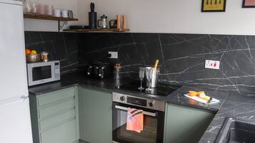 Fridge, microwave, oven, dishwasher