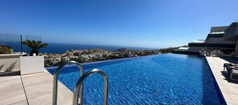Clara Beach Blue Infinity